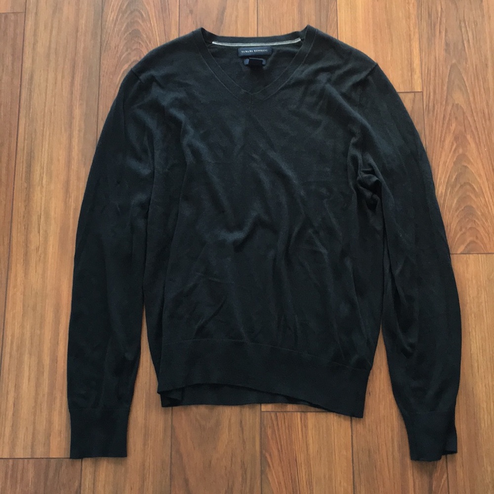 Banana Republic luxury blend vneck sweater (black)
